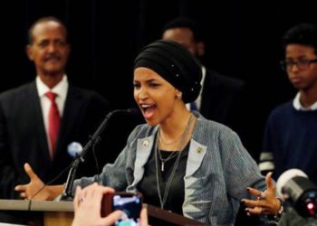 Ilhan Omar dice que Trump quiere “matar de hambre al inocente pueblo de Irán”