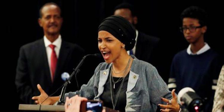 Ilhan Omar dice que Trump quiere “matar de hambre al inocente pueblo de Irán”