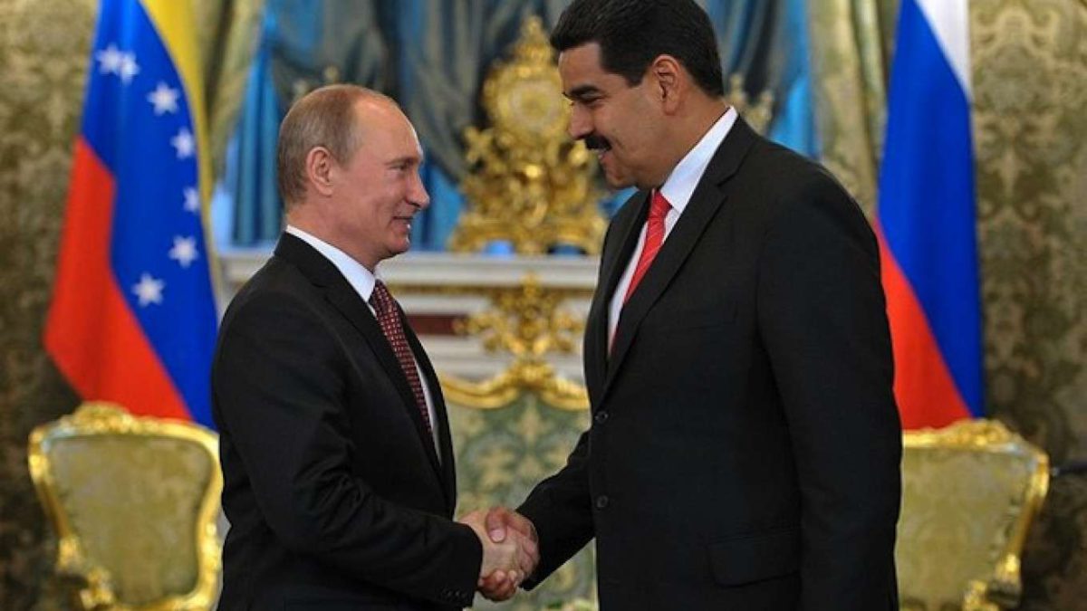 Putin y Maduro discuten sobre los precios del petróleo y el coronavirus