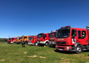 Camiones de bomberos israelíes y palestinos en Jenin el 19 de marzo de 2019. (Crédito: COGAT)