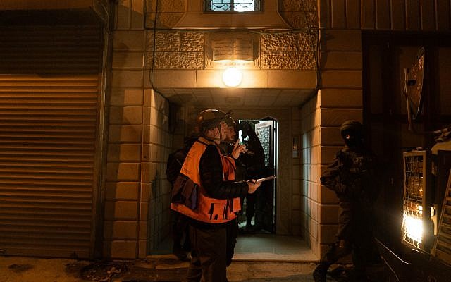 Las FDI miden la casa de Hebrón de un terrorista palestino que asesinó y violó a Ori Ansbacher en Jerusaelm, el 10 de febrero de 2019. (FDI)