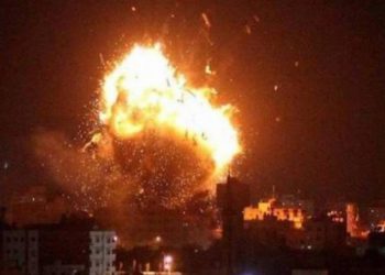 Israel bombardea posiciones de Hamas en Gaza en respuesta al lanzamiento de explosivos a Israel