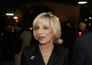 La corresponsal en jefe de asuntos exteriores de NBC News, Andrea Mitchell, en la celebración del 60 aniversario de Meet the Press de NBC en el Newseum en Washington, el miércoles 14 de noviembre de 2007. (Foto AP / Charles Dharapak)