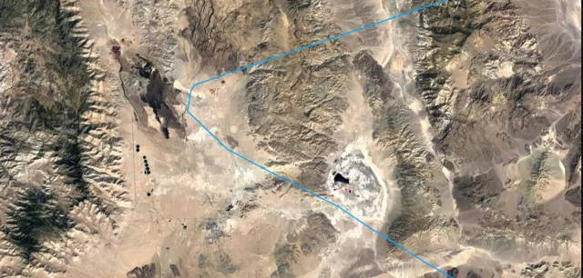 Luego se dirigió hacia la Estación Naval de Armas Aéreas del Lago China. 