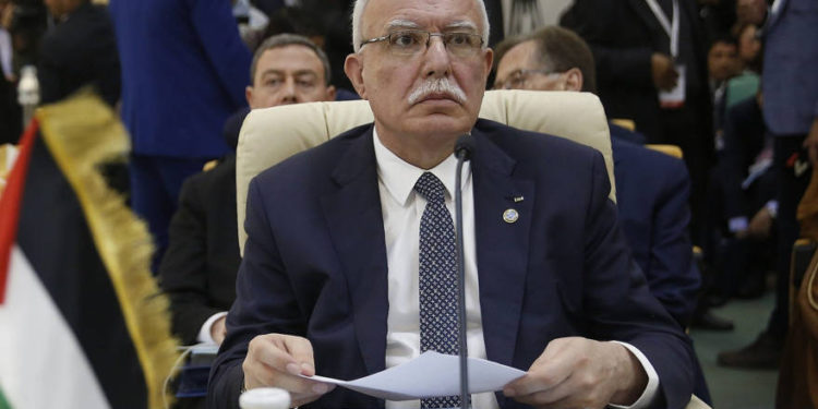 El Ministro de Relaciones Exteriores de la Autoridad Palestina, Riyad al-Maliki, asiste a la sesión de apertura de los Ministros de Asuntos Exteriores árabes reunidos antes de la Cumbre Árabe, en Túnez, el 29 de marzo de 2019. (Foto AP / Hussein Malla)