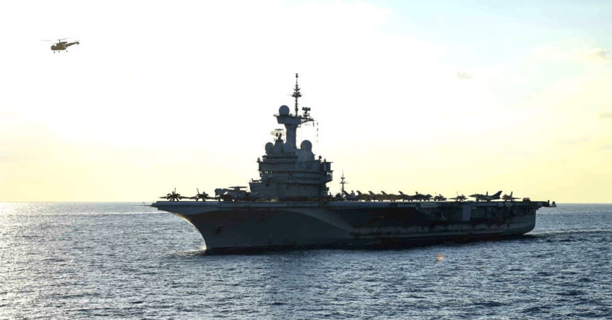 Portaaviones clase Charles De Gaulle (Suboficial de primera clase Theron J. Godbold)