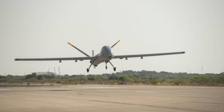 Dron israelí atacó a islamistas incendiarios de Gaza