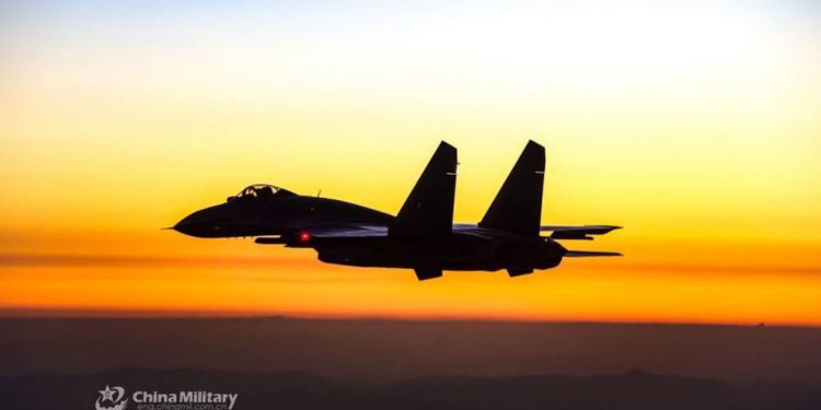 Aviones de combate J-11 de China cruzaron la línea del Estrecho de Taiwan