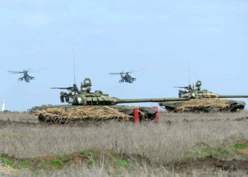 Rusia lleva a cabo ejercicios militares a gran escala cerca de la frontera con Ucrania