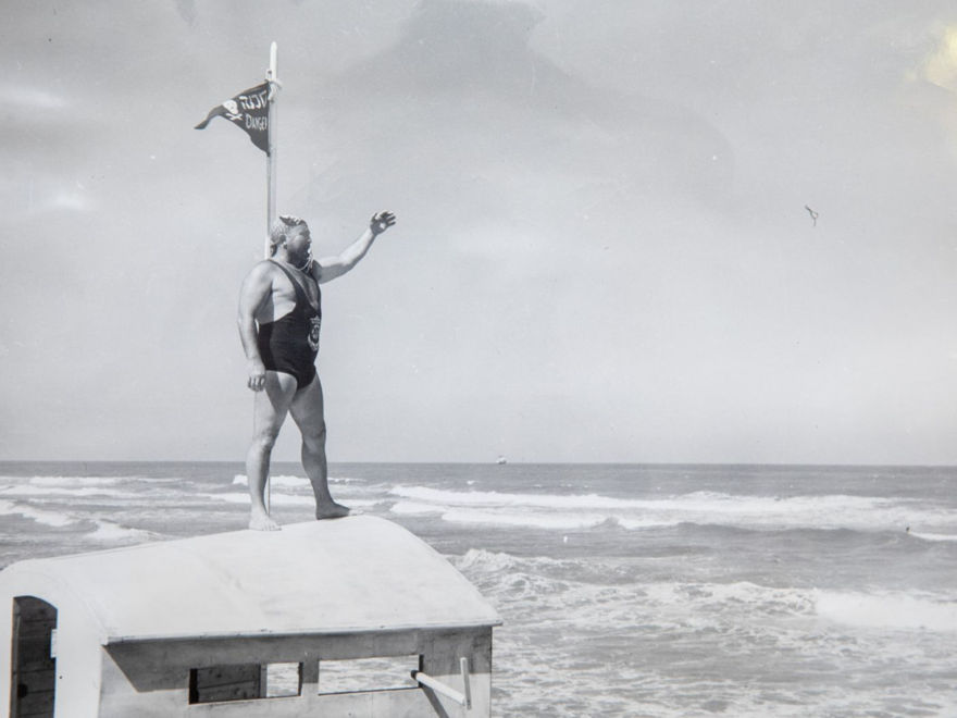 Un salvavidas en la playa de Tel Aviv, 29 de julio de 1949. ACME