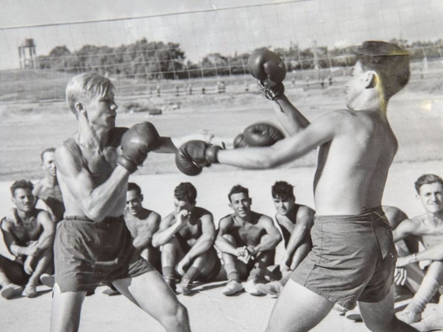 Jóvenes israelíes en entrenamiento de combate, 11 de noviembre de 1948. EF Ilani / ACME