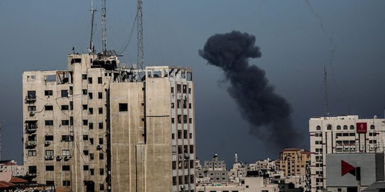 Bombardeo de las FDI en Gaza (Foto: EPA)