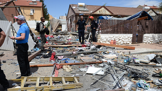 Un cohete de Gaza golpea una casa en Be'er Sheva (Foto: Herzel Yosef)