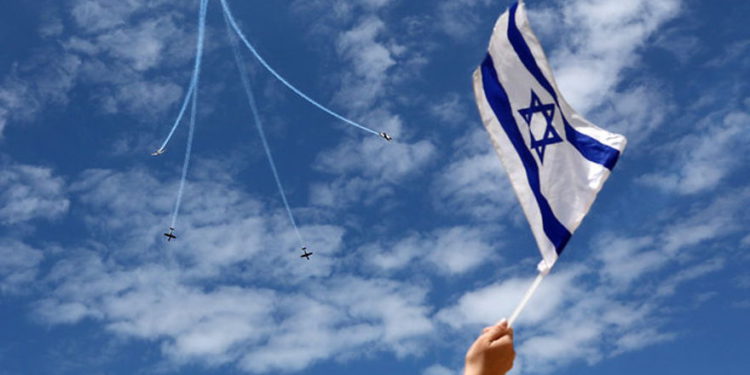 Israel despliega cazas de combate sobre Gaza debido a actividad sospechosa