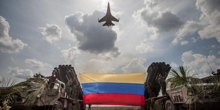 Rusia podría enviar más militares a Venezuela mientras que EE. UU. advierte sobre posible acción