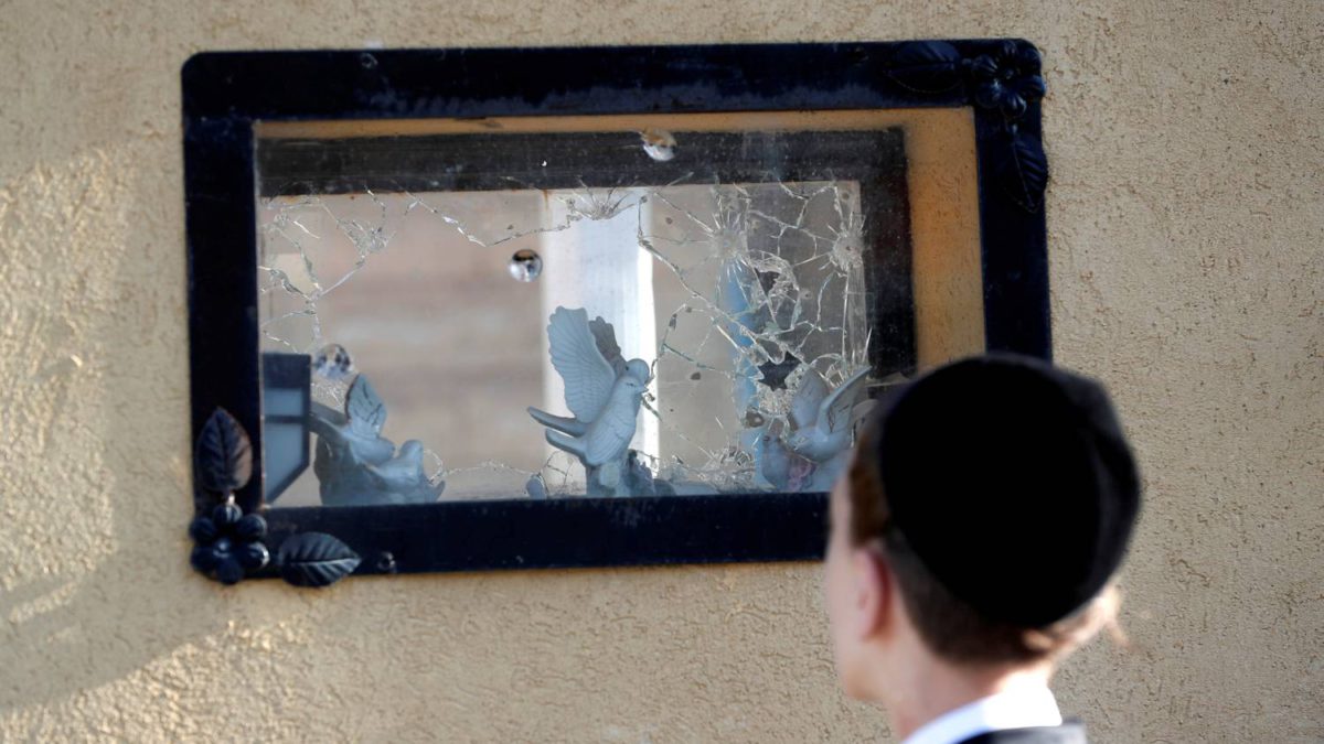 Principal rabino Ashkenazi pide al mundo que oren por las comunidades del sur de Israel