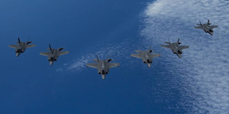 Seis F-35 de EE. UU. reasignados al 422 ° Escuadrón de Prueba y Evaluación