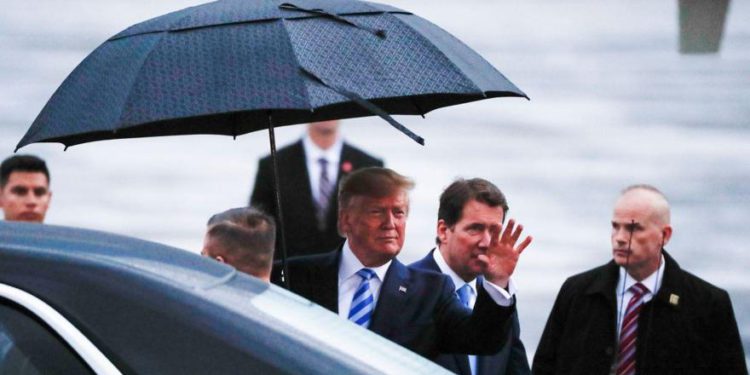 Donald Trump llega a Osaka para participar en la cumbre del G20. (Foto: Reuters)