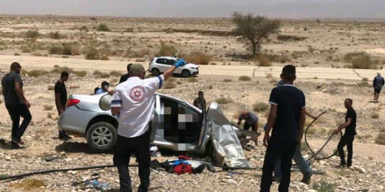 Accidente automovilístico en la arava. (Crédito de la foto: YUVAL SAGI / MDA)