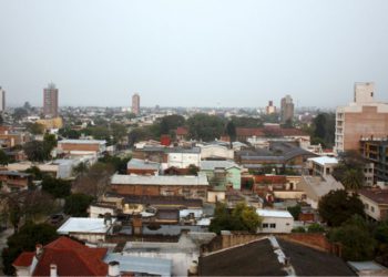 Una vista de Resistencia, Argentina, en 2010. El monumento del Holocausto de la ciudad fue vandalizado con una esvástica. (WIKimedia Commons a través de JTA)