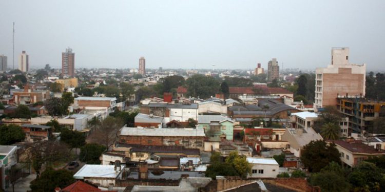 Una vista de Resistencia, Argentina, en 2010. El monumento del Holocausto de la ciudad fue vandalizado con una esvástica. (WIKimedia Commons a través de JTA)