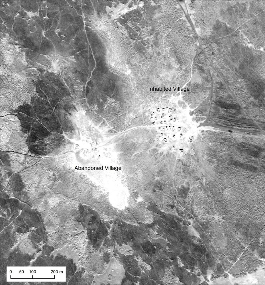 Una aldea de Marsh árabe abandonada y adyacente en el sur de Irak, tomada por la Misión U2 1554 en enero de 1960 (NARA)