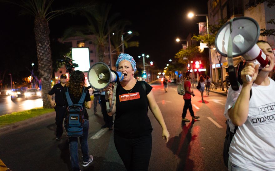 Los residentes del sur de Israel exigen silencio en la frontera de Gaza, Tel Aviv, 18 de agosto de 2018. (Luke Tress / Times of Israel)