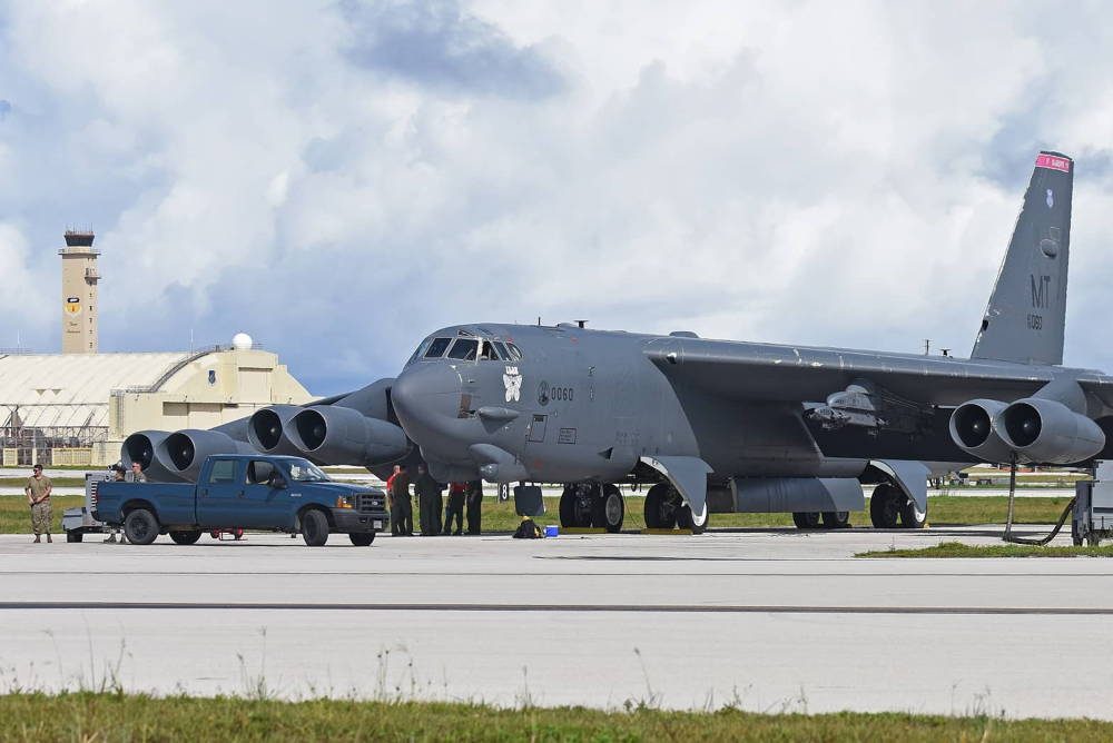 Fuerza Aérea de los EE.UU. despliega las B-52 Stratofortresses de Minot en Guam