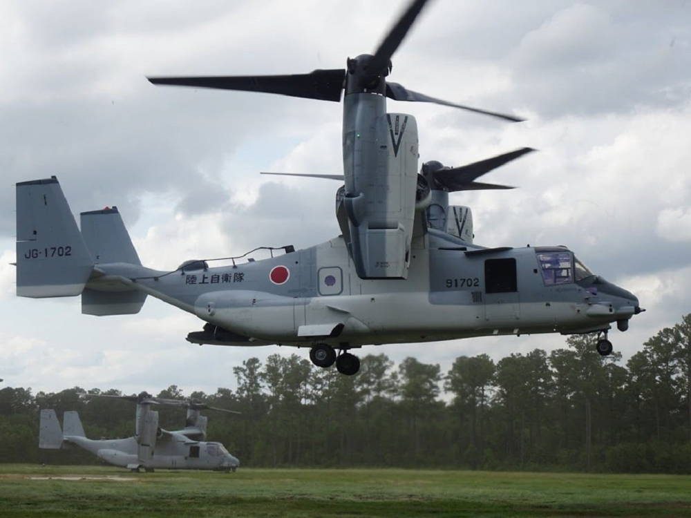 Fuerza de Autodefensa Terrestre de Japón tweeteó nuevas imágenes de su nuevo avión Osprey.