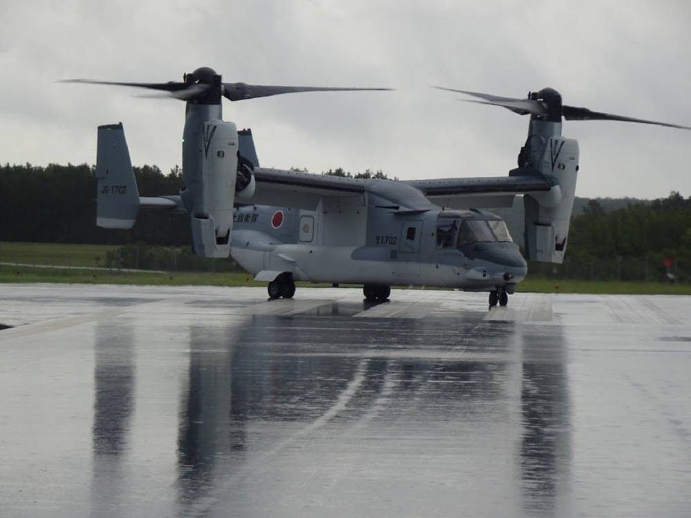 Fuerza de Autodefensa Terrestre de Japón tweeteó nuevas imágenes de su nuevo avión Osprey.