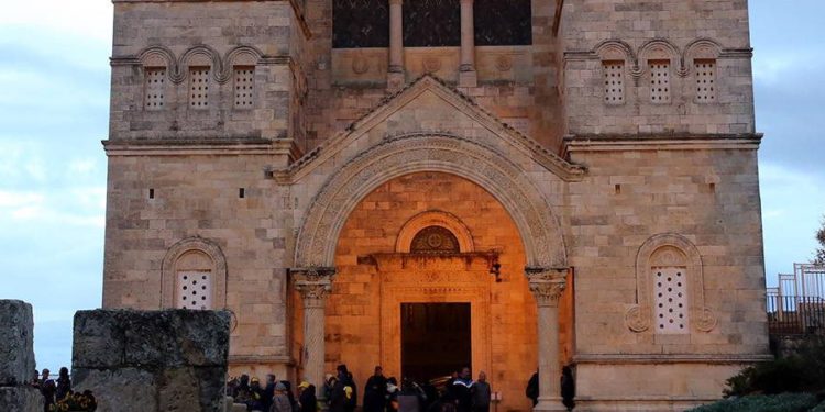 Incendio forestal en Galilea amenaza la Basílica de la Transfiguración