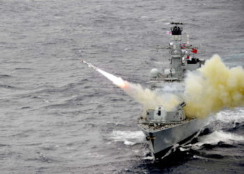 Buque de guerra británico frustró esfuerzo iraní de apoderarse de petrolero en el Golfo