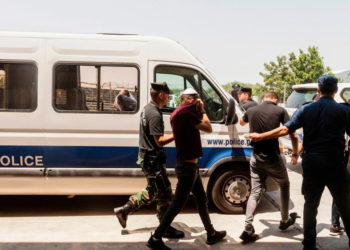 Mujer que acusó a israelíes de violación en grupo arrestada por dar falso testimonio