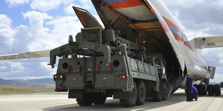 Primera fase de transferencia de S-400 de Rusia a Turquía se ha completado