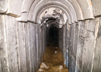 Vista general del interior de un túnel de ataque transfronterizo excavado desde Gaza a Israel, cerca de Kissufim, visto el 18 de enero de 2018. (Crédito de la foto: REUTERS / JACK GUEZ)