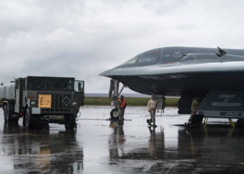 Bombarderos sigilosos B-2 de la Fuerza Aérea de EE.UU. aterrizan en Islandia