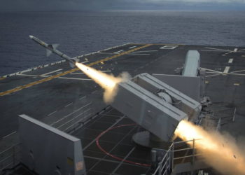 Misil Seasparrow mejorado de Raytheon pasa al siguiente nivel para comenzar la producción inicial