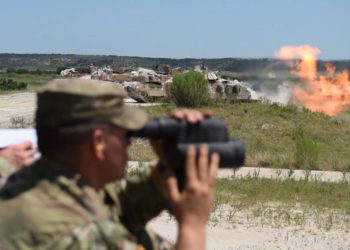 Ejército de los EE.UU. realizan pruebas de fuego en Fort Hood