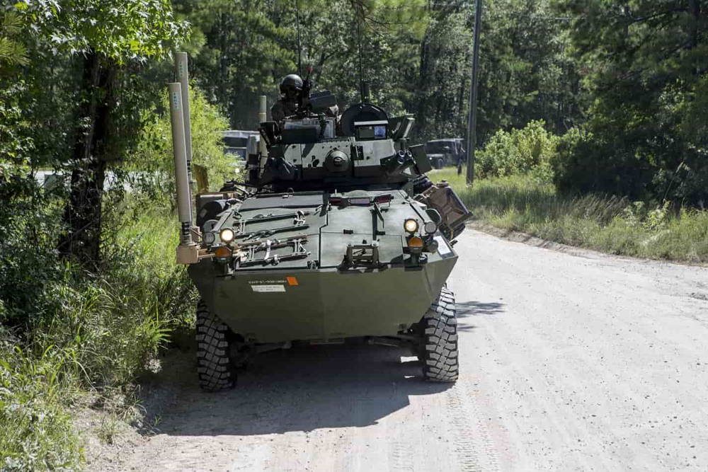 Infantería de Marina de los EE.UU. lleva a cabo incursiones motorizadas