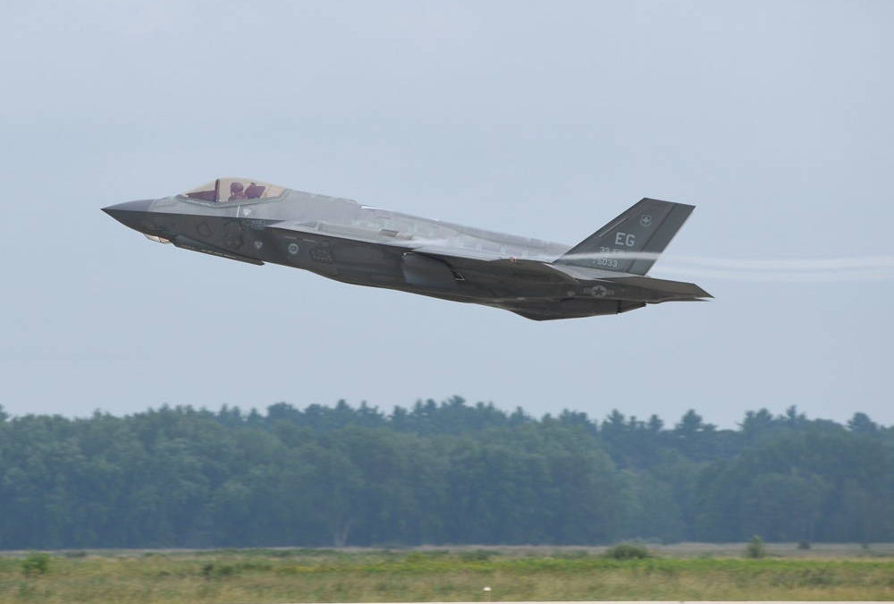 Cazas F-35A de la Fuerza Aérea de EE.UU. organizaron una "cacería" de aviones L-159