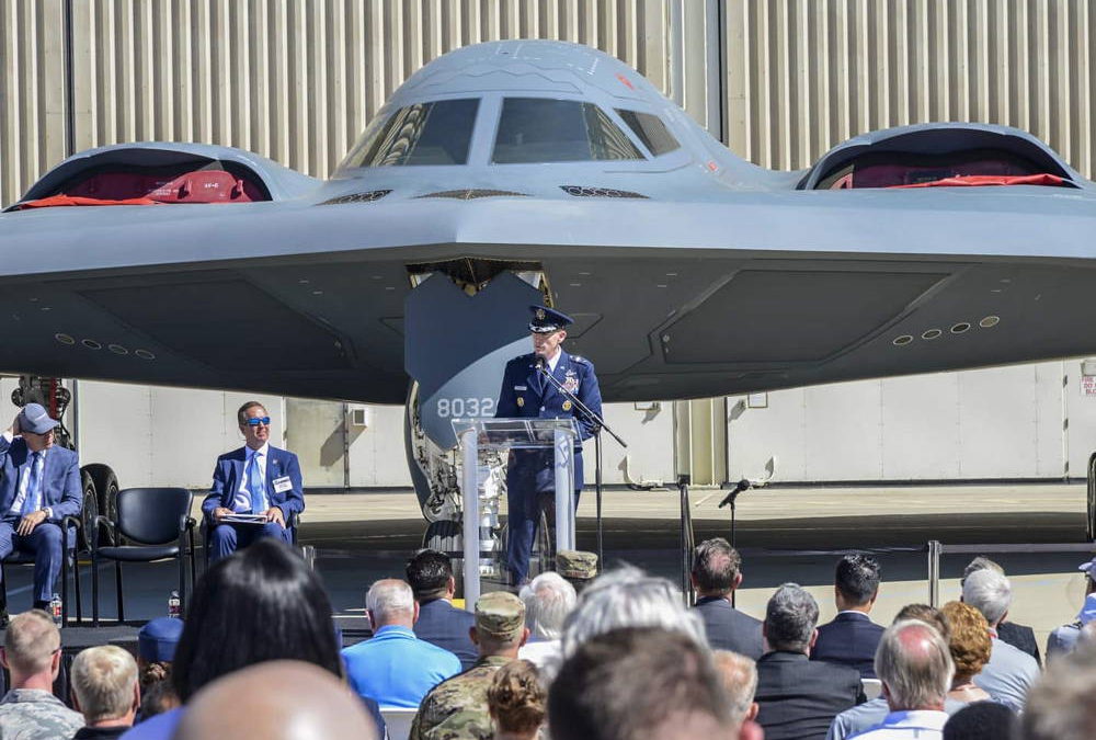 Legendario bombardero sigiloso B-2 celebra el 30º aniversario del primer vuelo