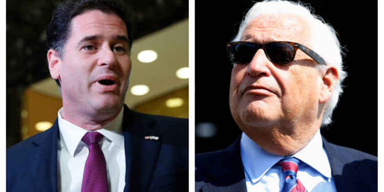 A la izquierda, el embajador israelí en los Estados Unidos, Ron Dermer (AP / Carolyn Kaster); derecha, embajador de los Estados Unidos en Israel, David Friedman (AP / Ariel Schalit).