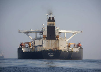 Una vista severa del súper buque cisterna Grace 1 en el territorio británico de Gibraltar, el jueves 15 de agosto de 2019, incautado el mes pasado en una operación de la Royal Navy británica frente a Gibraltar. (Foto AP / Marcos Moreno)