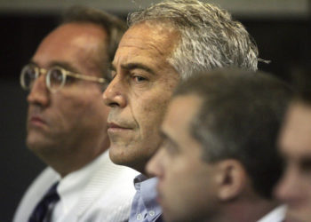 Jeffrey Epstein, acusado de tráfico sexual, se suicida en la cárcel