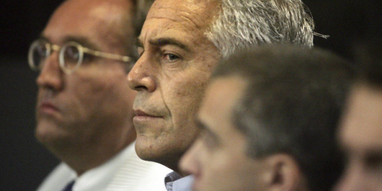 Jeffrey Epstein, acusado de tráfico sexual, se suicida en la cárcel