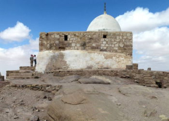 Jordania cierra la Tumba de Aarón después de que judíos rezaron en el lugar