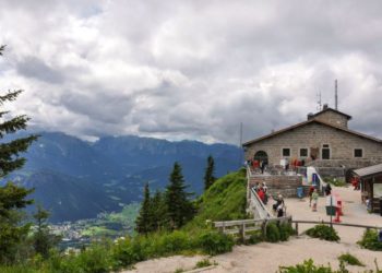 Eagle's Nest, diseñado como regalo para el 50 cumpleaños de Adolf Hitler y construido en la montaña Kehlstein con vistas a Berchtesgaden, Alemania, 10 de mayo de 2007 (AP Photo / Yves Logghe)