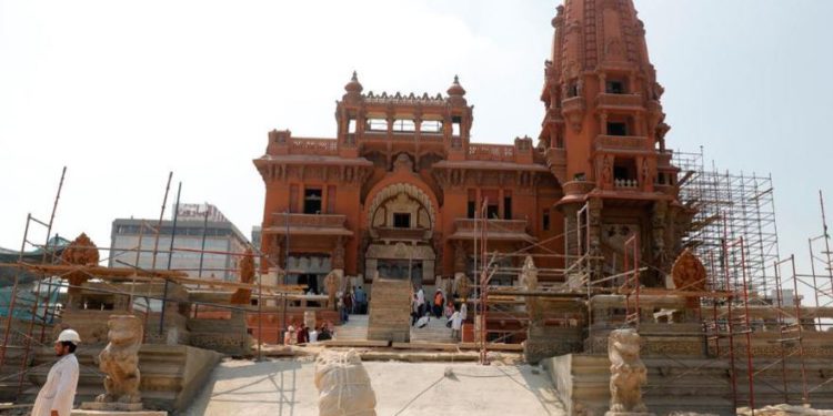 Los trabajos de restauración en el Palacio Baron Empain en el suburbio de Heliópolis de El Cairo | Foto: Reuters / Amr Abdallah Dalsh