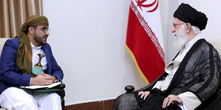 Reunión de Khamenei demuestra que los hutíes son un representante de Irán en Yemen