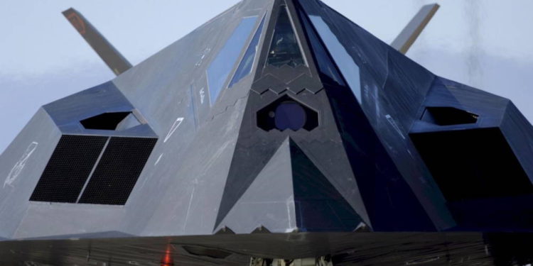 Conoce el F-117 Nighthawk de Estados Unidos